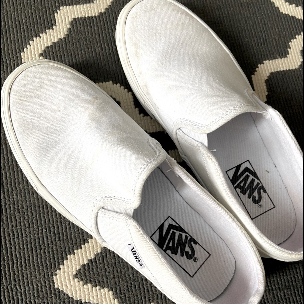 Vans white slip ons size 8! Freshly cleaned!